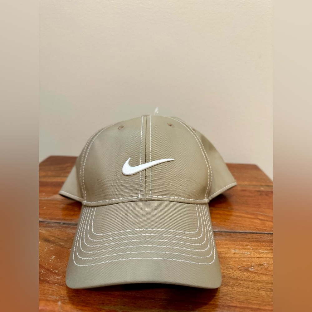 NWT Nike Heritage86 DriFit Beige/Tan Hat Baseball Golf Cap